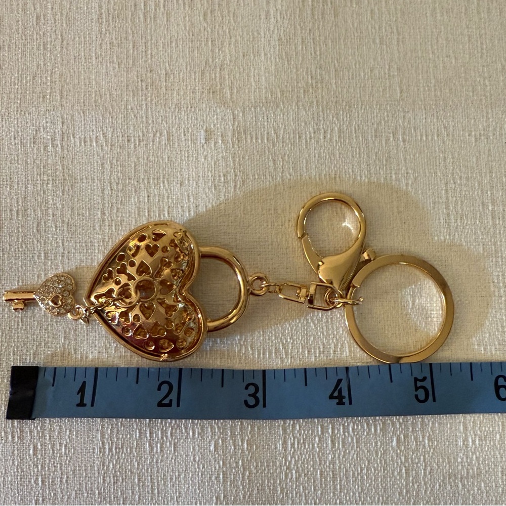 Love Lock Purse Charm – Gold Tone Heart & Key Crystal Keyring - Picture 4 of 4